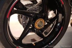 CNC Racing Bi-Color Hinterradmutter rechts fr MV Agusta